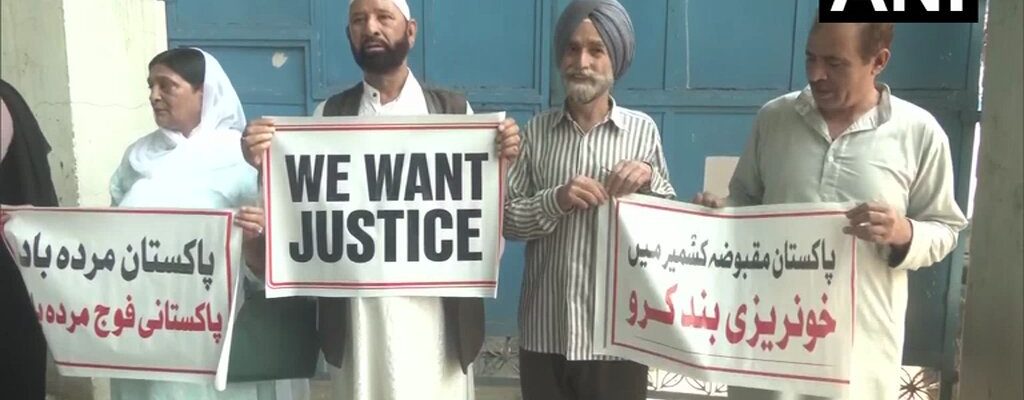 Peaceful Protest Held in Srinagar Against Pakistan Army's Alleged Killing of Civilians in PoK